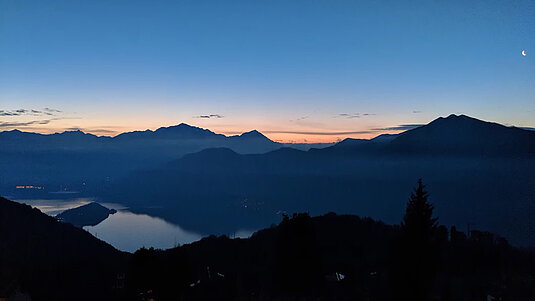 SHADES OF BLUE. Morgenstimmung.